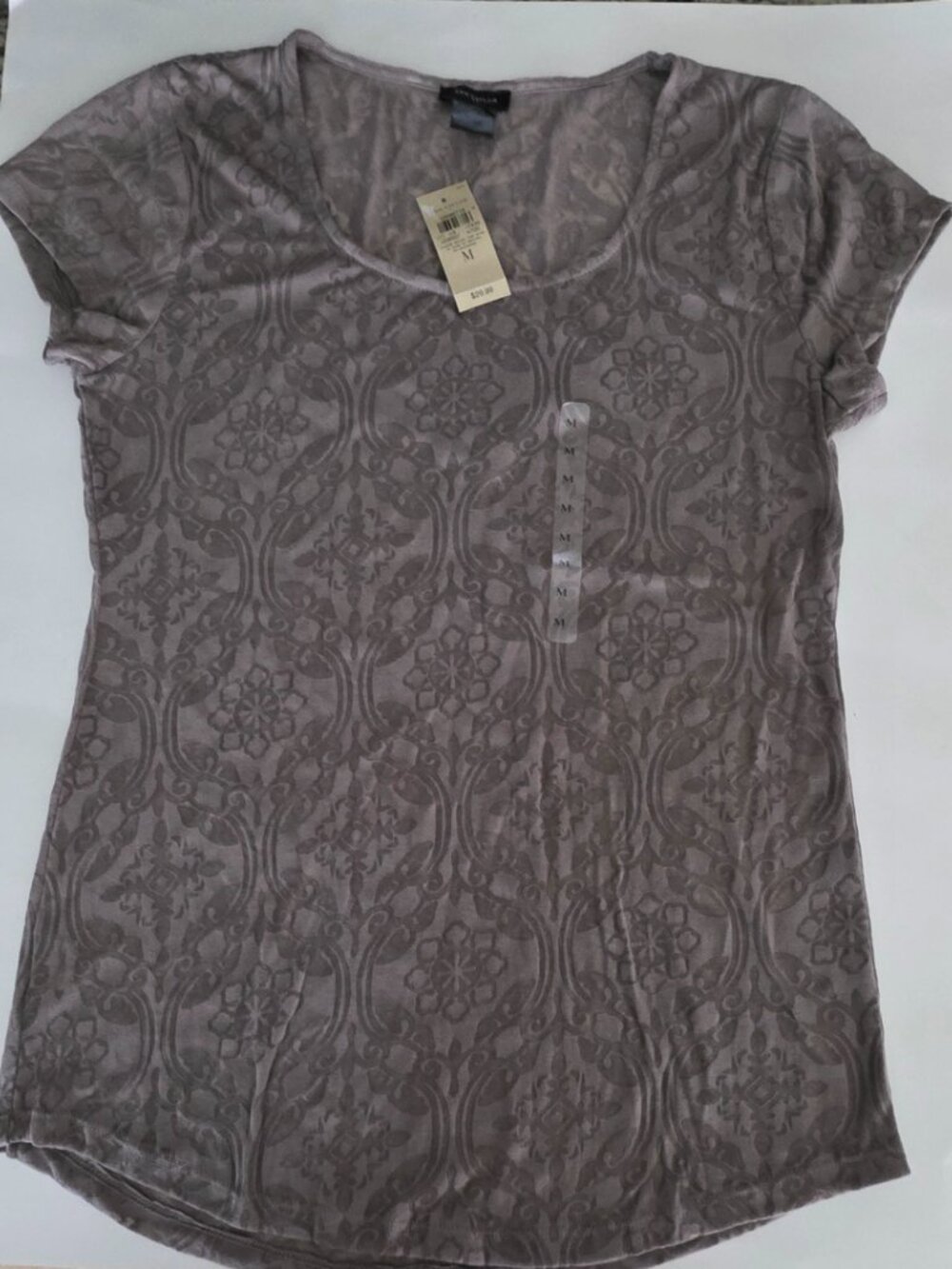 NEW MEDIUM Ann Taylor Womens Floral Burnout TShirt Scoop Neck Short Sleeve